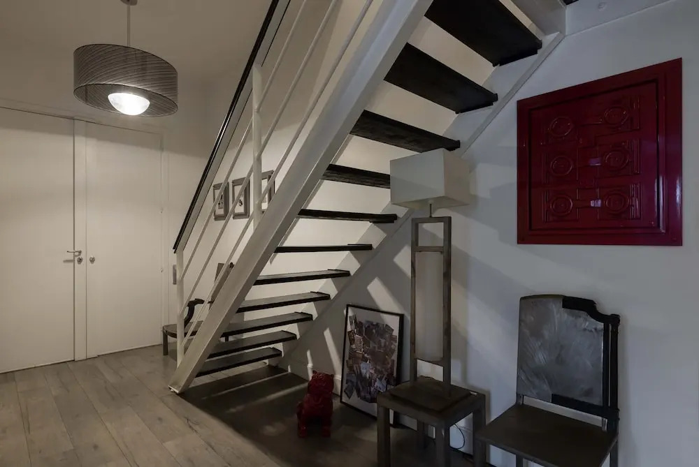 Neuilly-sur-seine Modernist Retreat