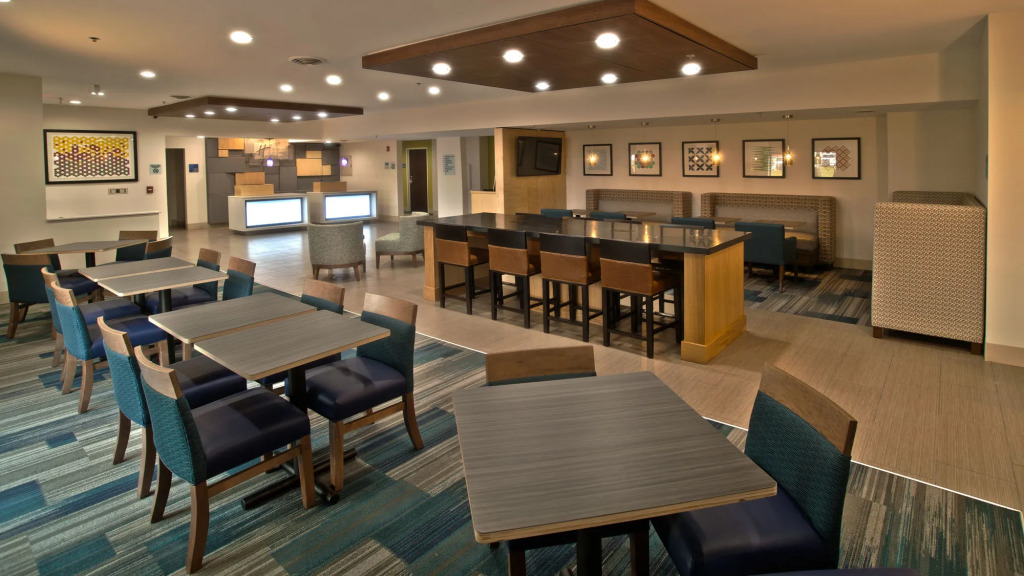 Holiday Inn Express & Suites Evansville North by IHG