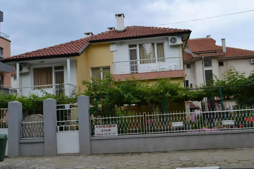 Guest house Tangra