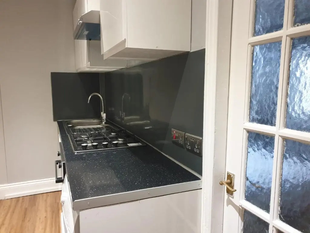 Lovely 1 Bedroom Flat High Barnet 3 Mins Away (Adults Only)