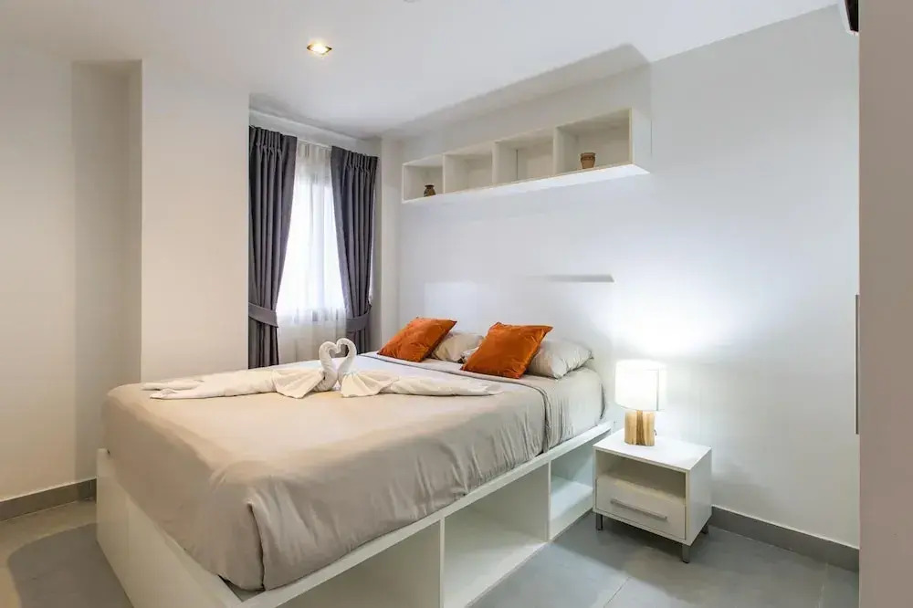 Modern Condo - 1BR T1-401