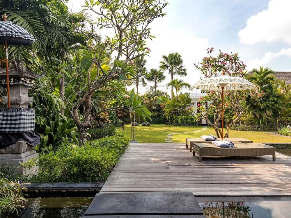 Villa Frangipani Waters
