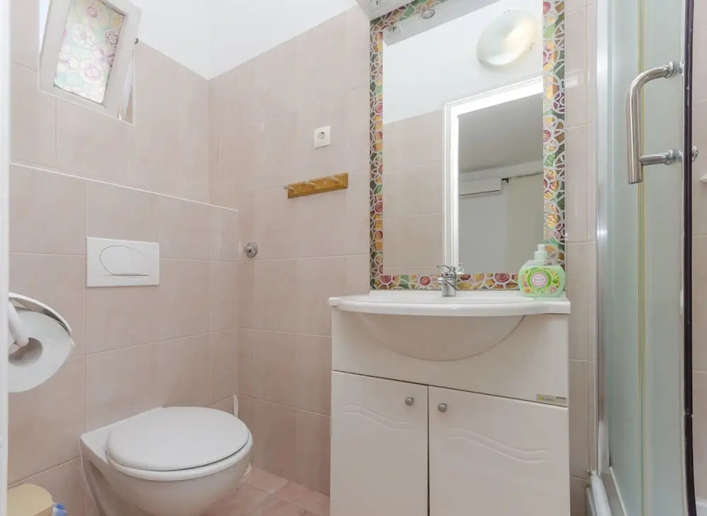 Apartments and Rooms Bepina