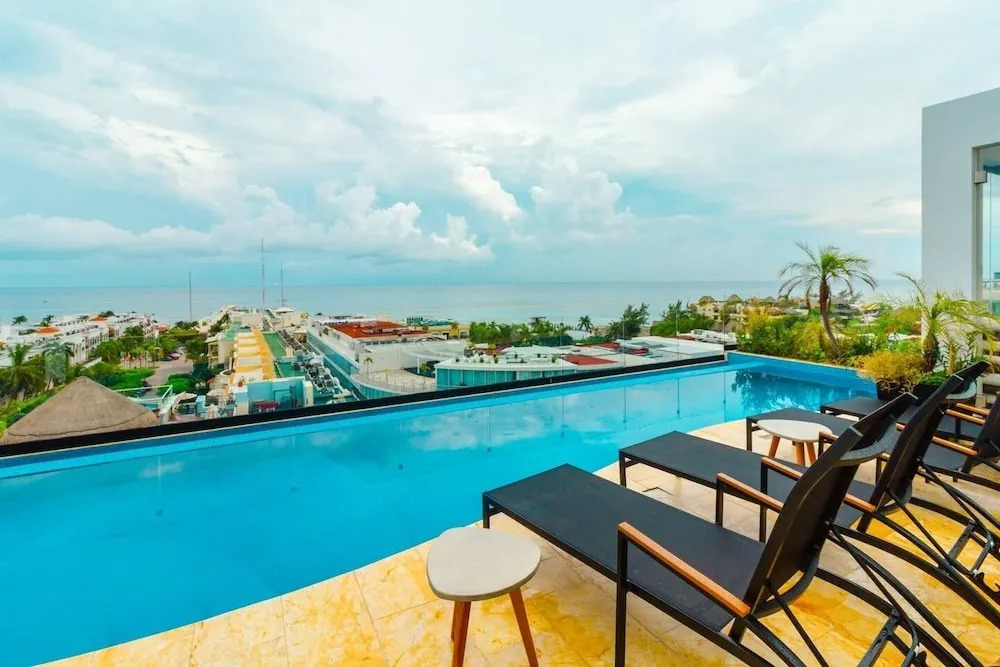 Amazing Studio, Best Location, AC, Beach!