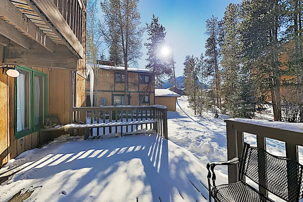 Year-round Hideaway W/ Alfresco Dining, Near Lake 3 Bedroom Duplex