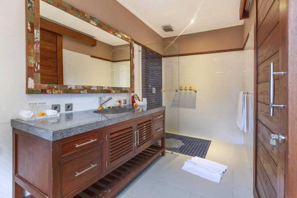 Solo Villas & Retreat