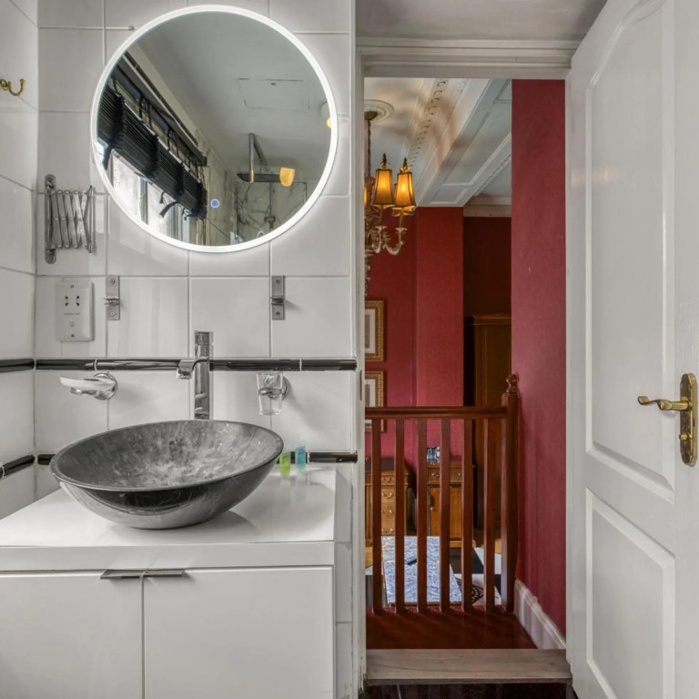 Opulence Boutique Hotel