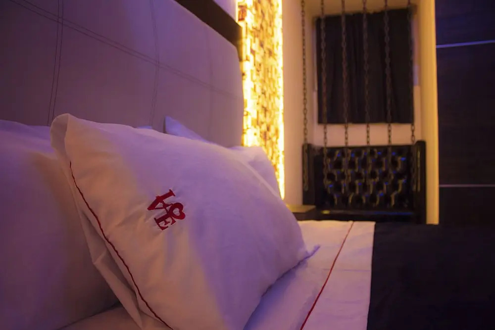 Love Motel