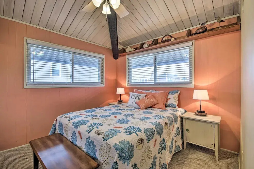 1/2 Mi to Beach: Canal-front Galveston Home!