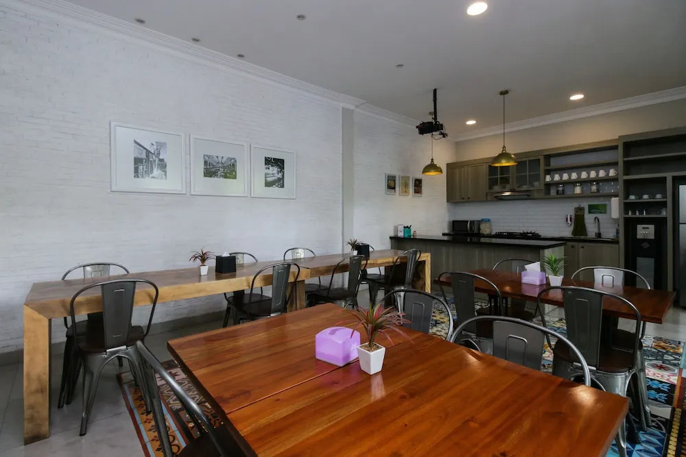 Airy Kertajaya Indah Timur Lima Belas 17 Surabaya