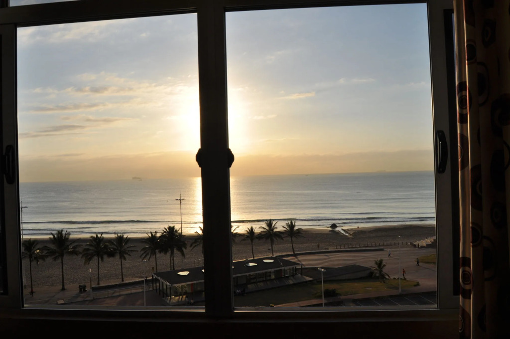 Gooderson Tropicana Hotel
