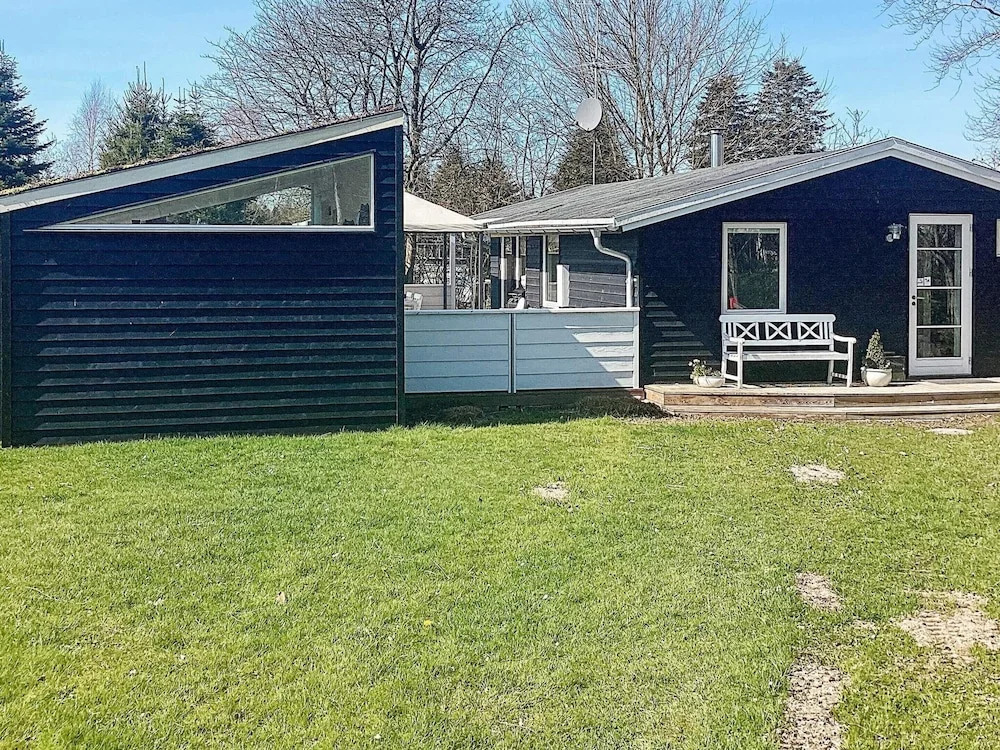 6 Person Holiday Home in Vaeggerlose
