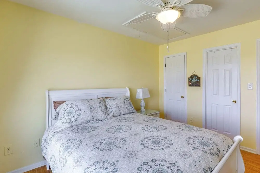 North Topsail Beach Townhome: Walk to the Beach!