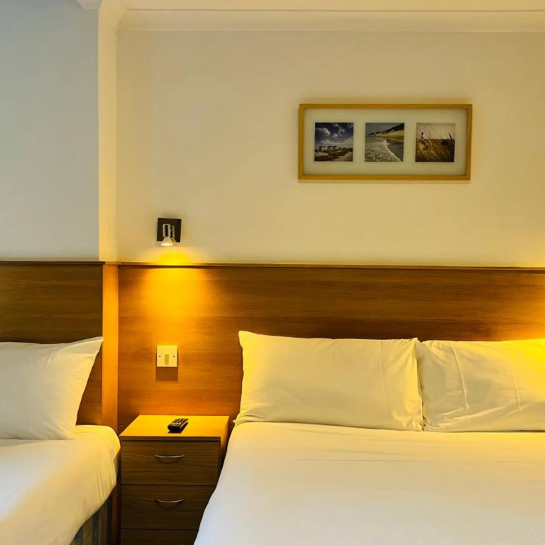 West Cromwell Hotel