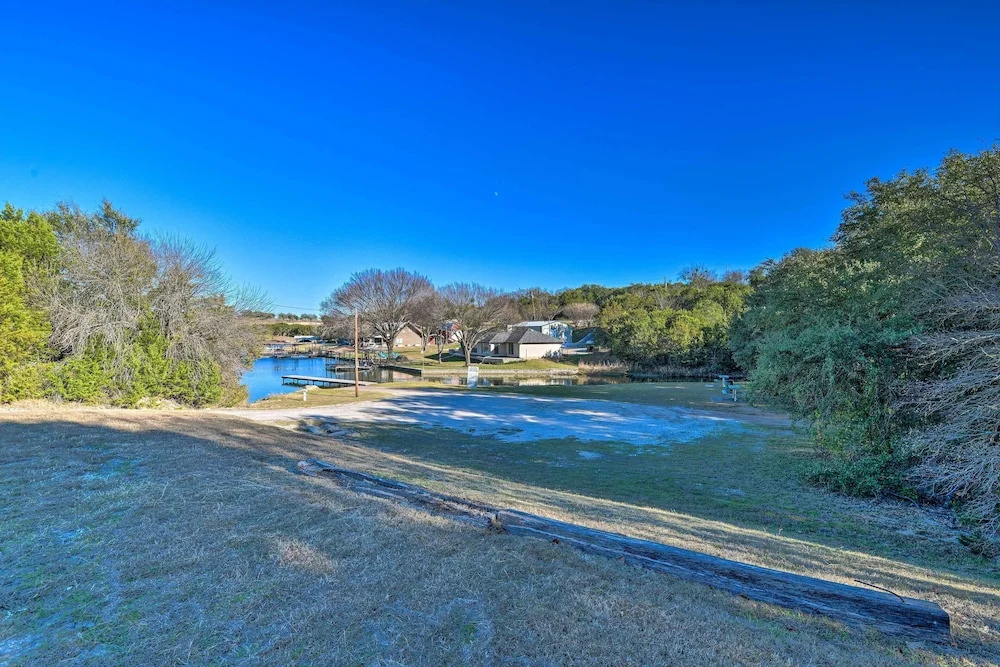 Steps to Lake! Charming Cabin: Pool Access & Decks
