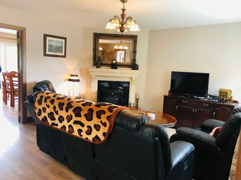 3 Bedroomed House Minutes Walk From Kenmare Town