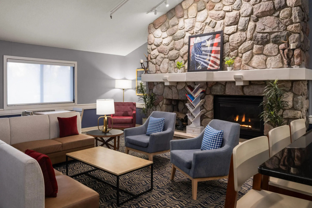 AmericInn by Wyndham Grand Forks