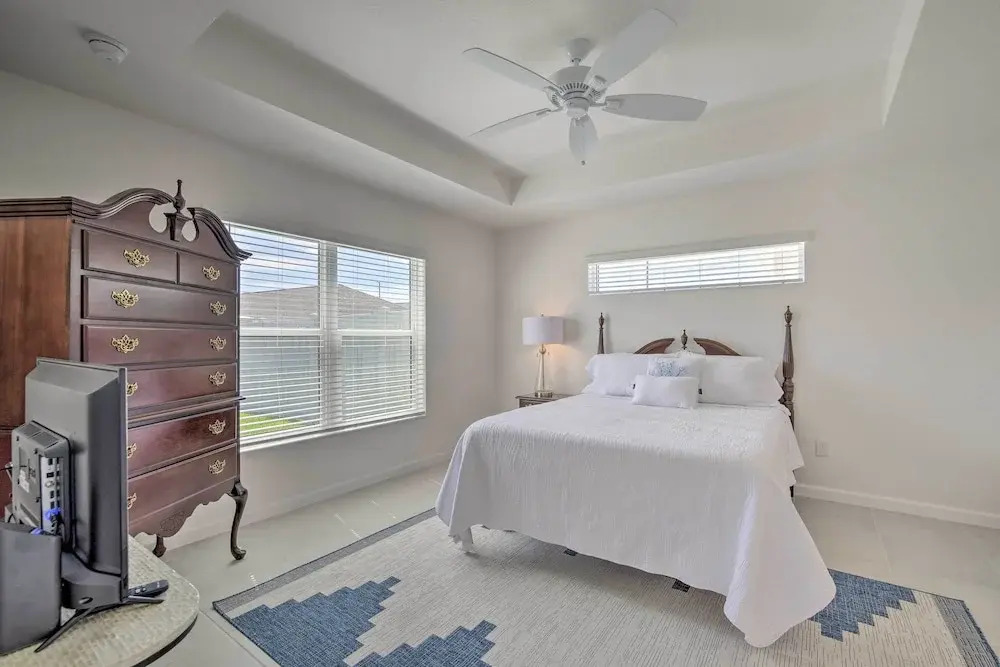 Lanai & Resort Amenities: The Villages Getaway