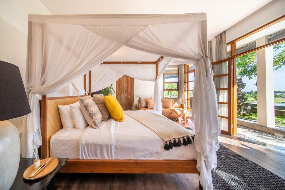 Stunning 4BR Private Villa in Canggu