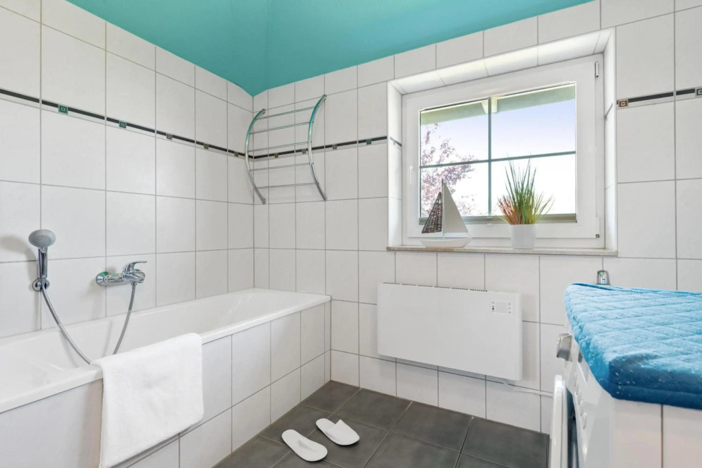 Am Bahndamm _Haus Meerblick_