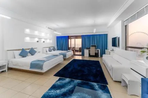 Dubai 5* Penthouse front sea 6 Bdr. private pool!