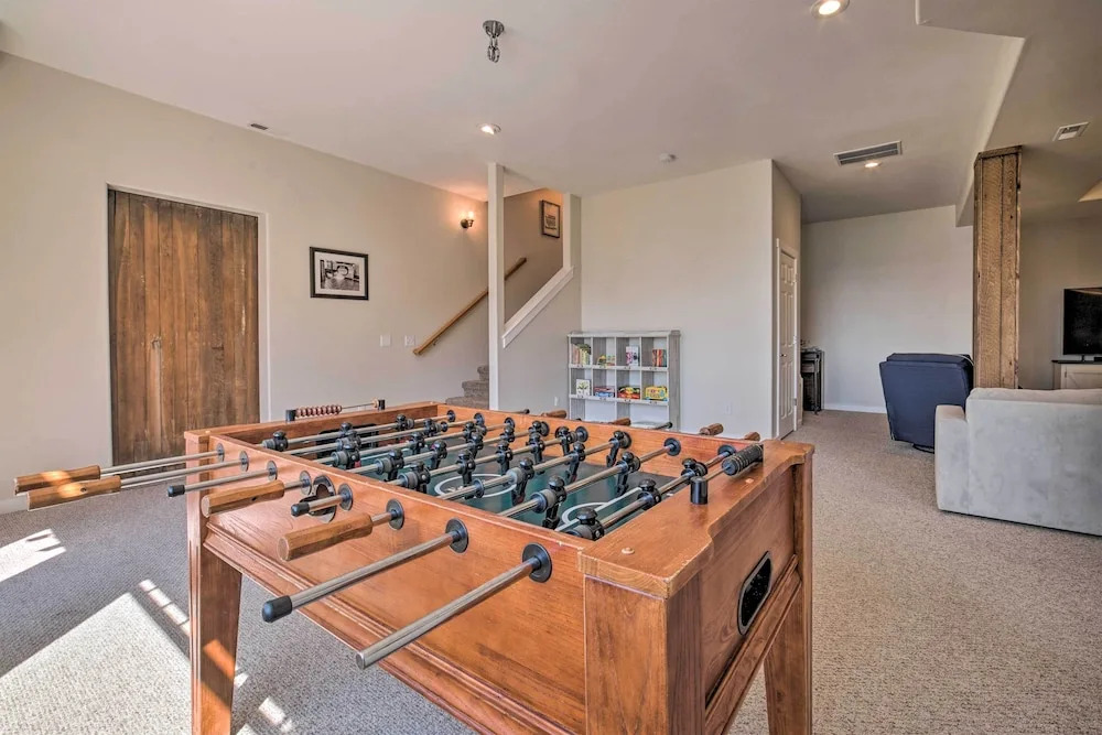 Spacious Lake Stevens Home w/ Fire Pit, Patio