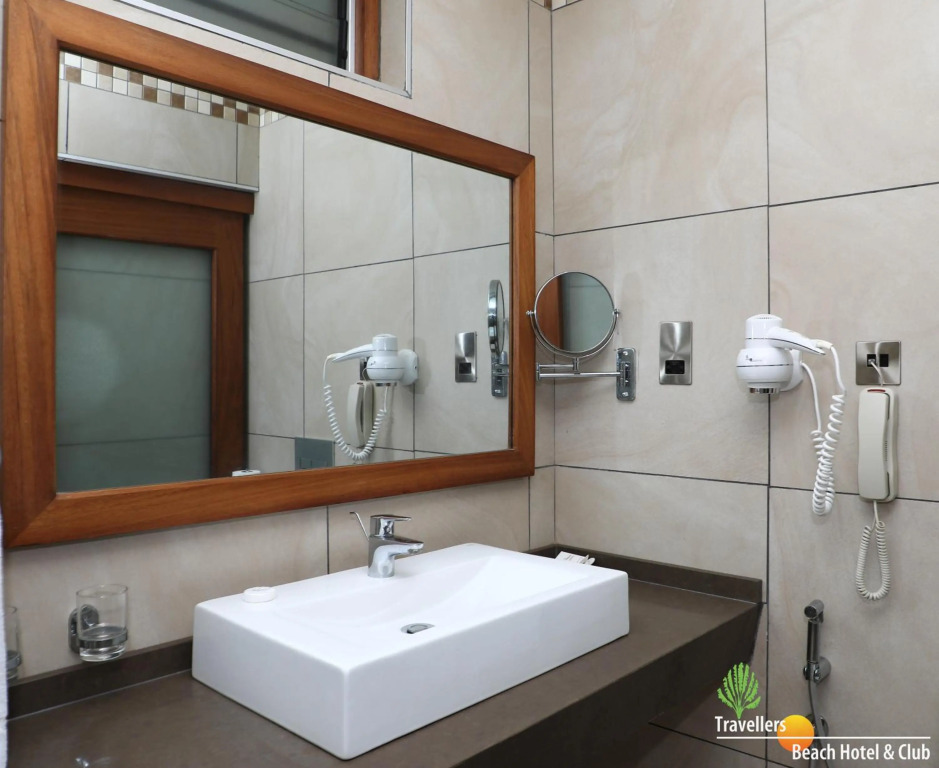 Travellers Beach Hotel & SPA