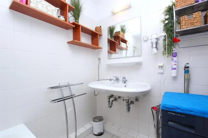 6024 Private Room