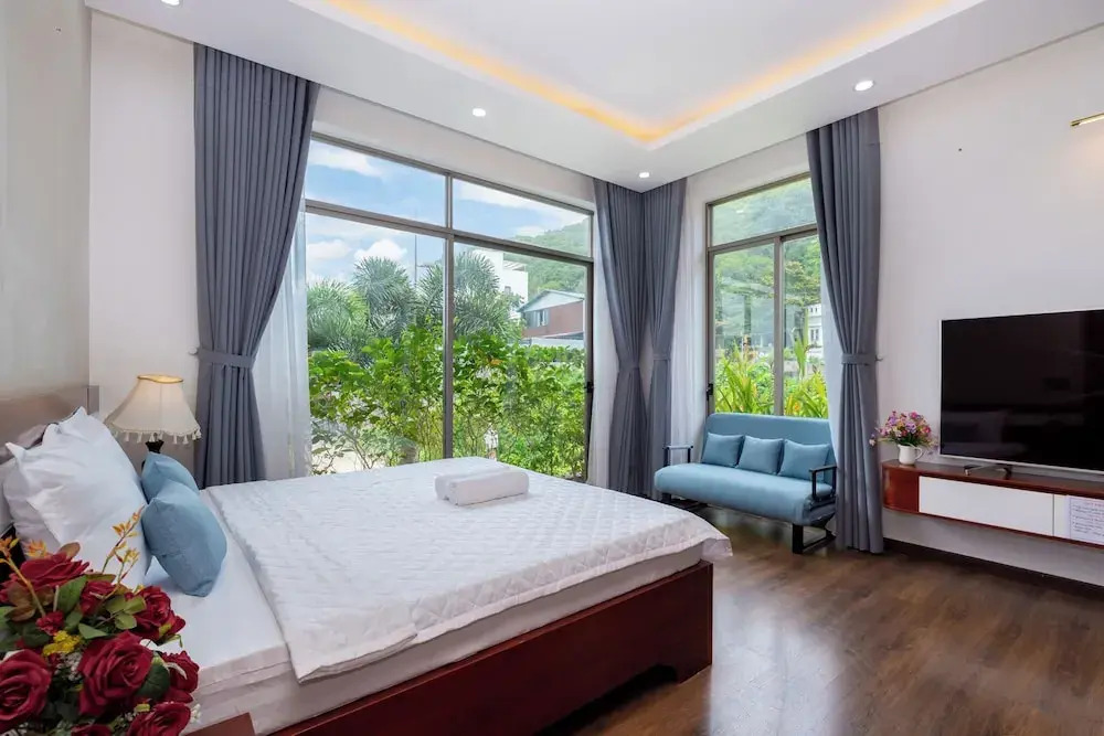 Nancy Grand Strip Villa Pool new 1
