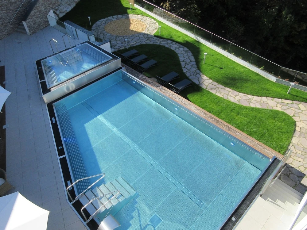 Luxurious Apartment with Swimming Pool in Matrei