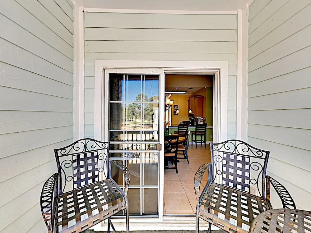 Classy Unit #302 - 1 Br Condo