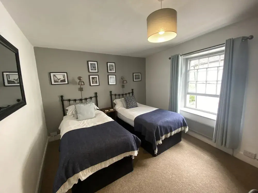 The Crown Aldbourne