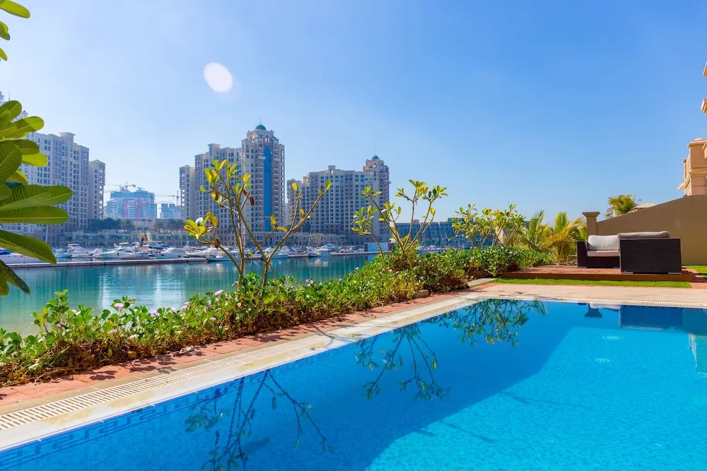 Bravoway Villa A29 in Palm Jumeirah
