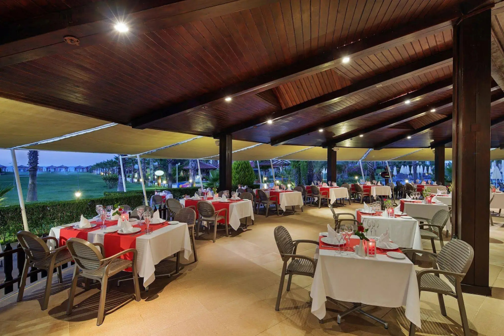 Bellis Deluxe Hotel & Heated for Winter Aqua Park