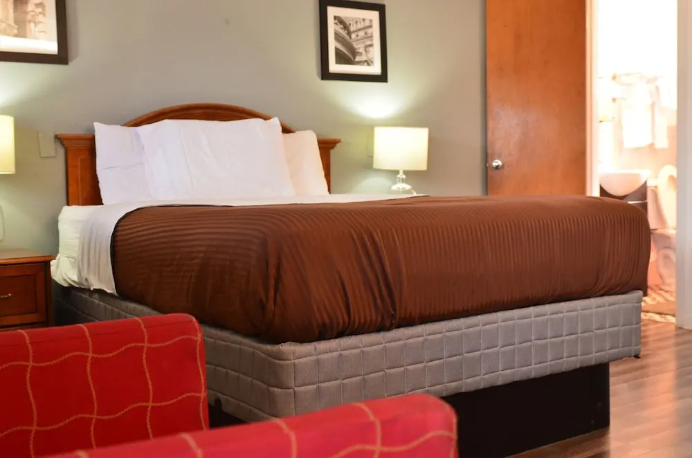 The Oak Motel