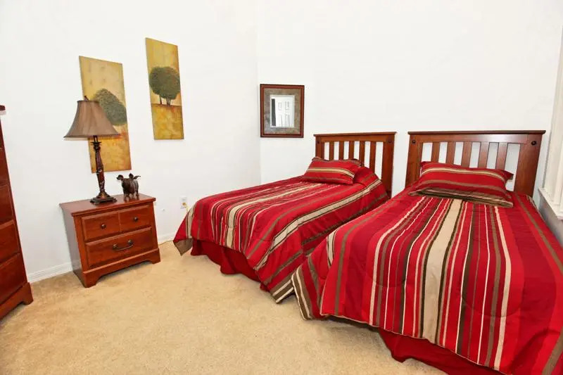 623 Coventry Drive 5 Bedrooms, 3 Bathrooms