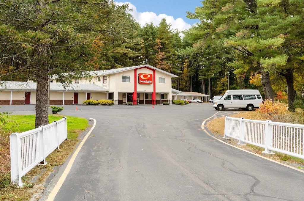 Red Roof Inn Sutton