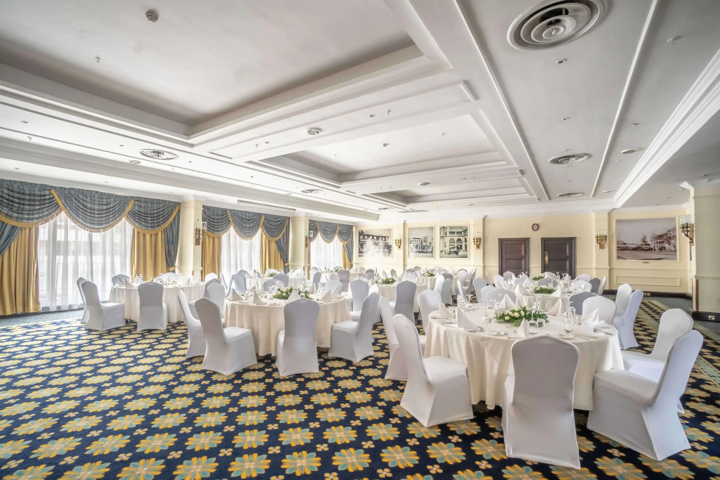 Отель The Sarova Stanley