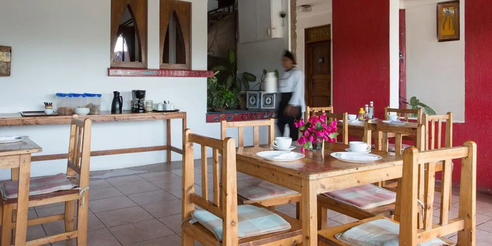 Q2 Bar & Guesthouse