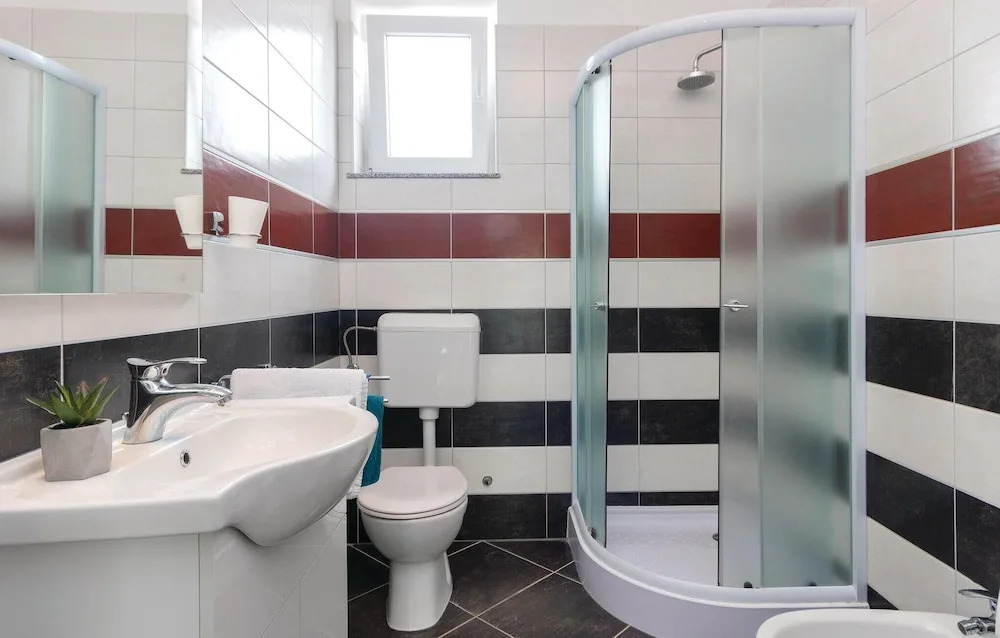 Amazing Home in Pula With Wifi and 4 Bedrooms