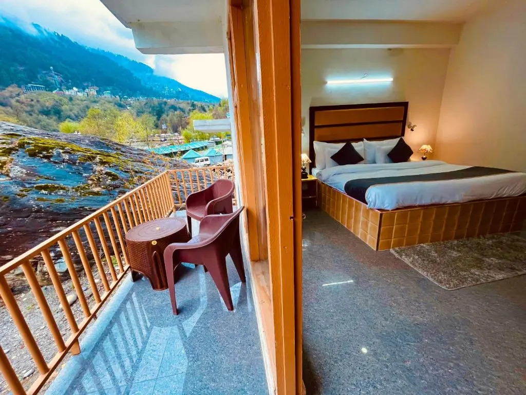 Hotel beas river retreat