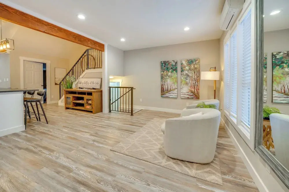 2 Blocks to Dtwn Chelan: Home w/ Hot Tub & Pool