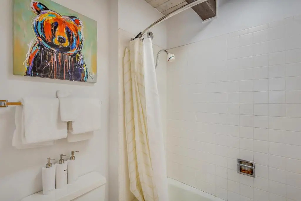 Laurelwood Condominiums Studio Deluxe Unit 414