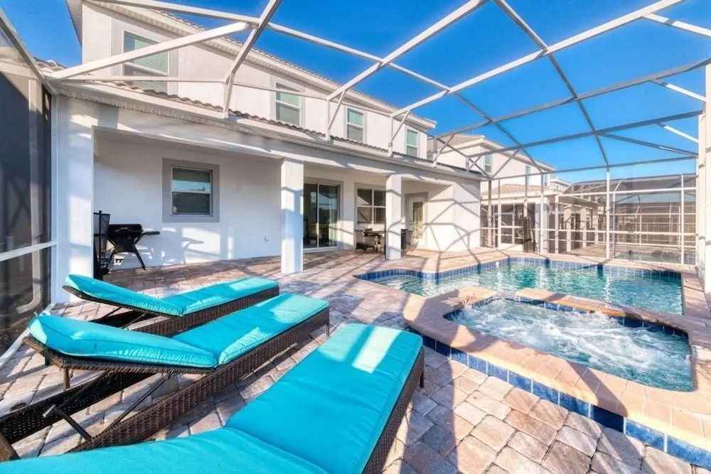 Boutique Styled 6-bed 6-bath home Pool/Spa! home