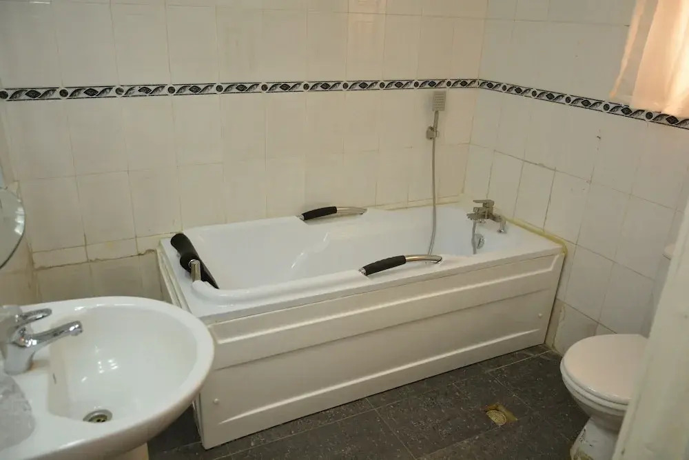 Aishar Residence