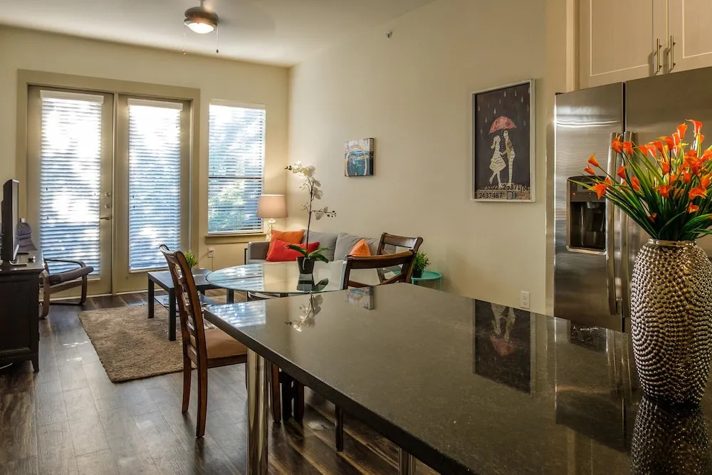 Turtle Creek Apartments by Frontdesk