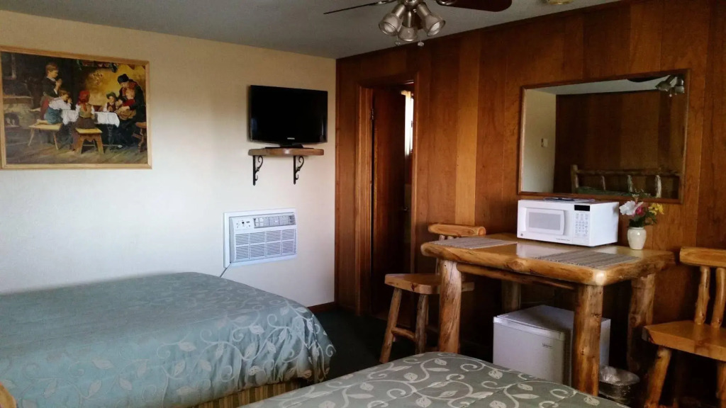 Long Holiday Motel