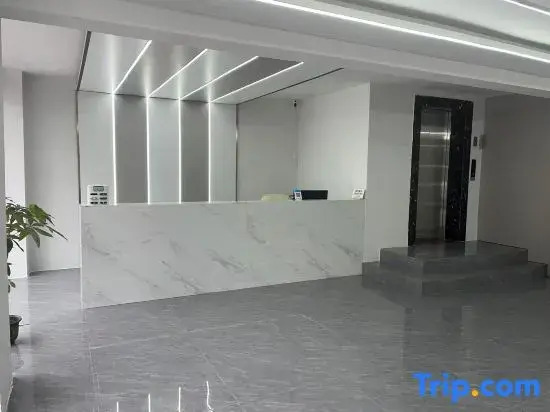 Huaqianshu Light Luxury Homestay (Shenglong Steel Factory)