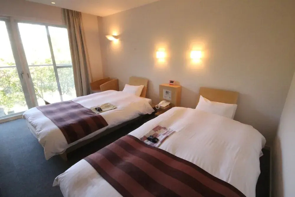 Kumo-no Ue-no Hotel