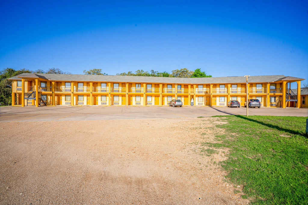 Regency Inn By OYO Rockdale TX